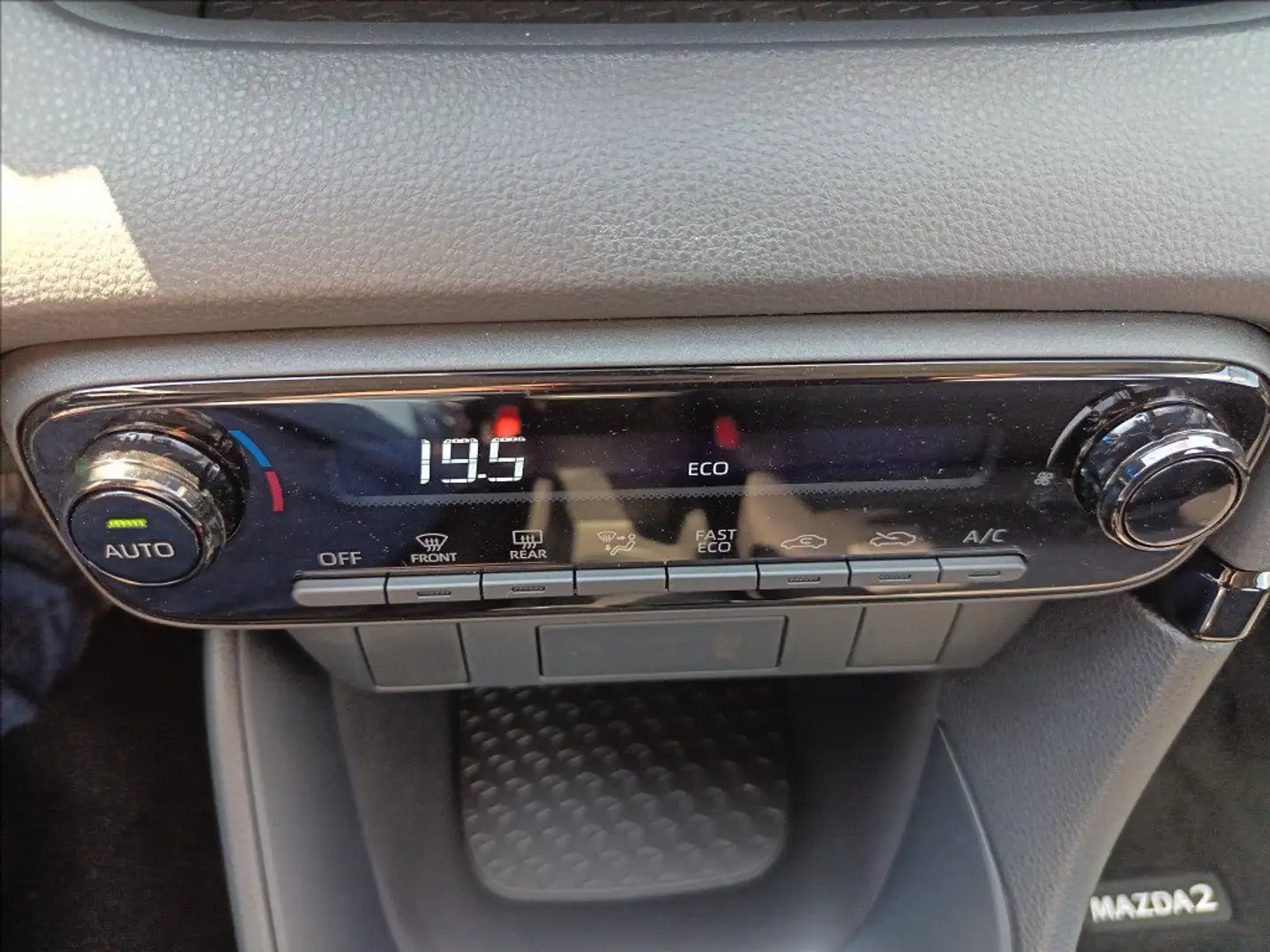 2026 Mazda 2, 1 km, Taliansko — foto 9 z 12