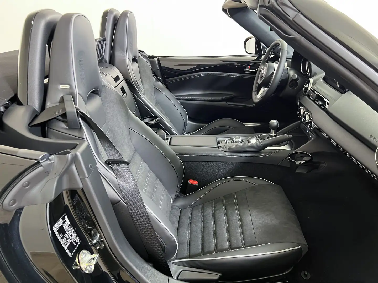2026 Mazda MX-5, 1 km, Taliansko — foto 9 z 12