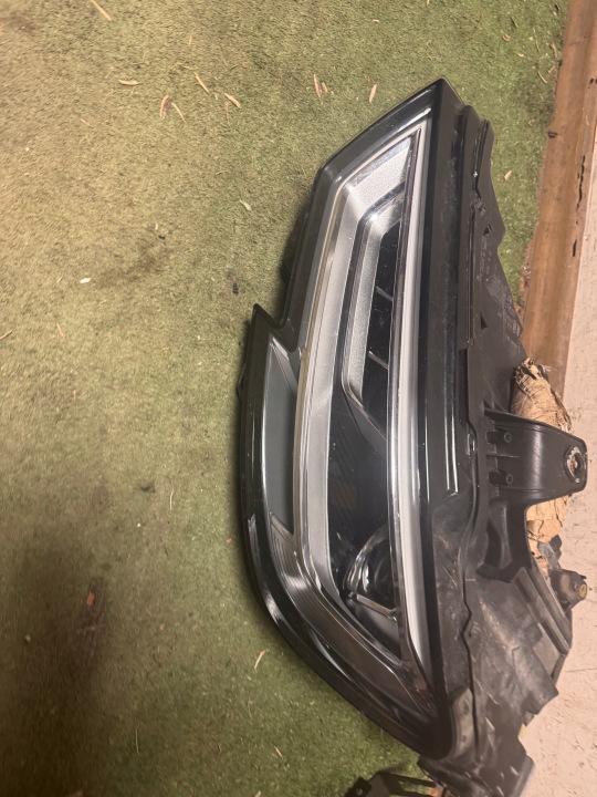 Audi A3 8v facelift světlomet levá přední FULL LED Matrix 8v0941035 Europa, Skladom v EÚ — foto 1