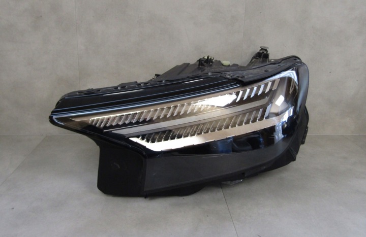 světlomet přední Audi Q4 E-tron E Tron FULL LED Matrix 21- levá 89a941035f, Skladom v EÚ — foto 1