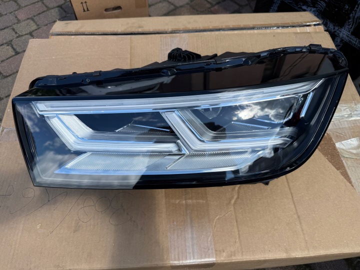 levá světlomet levý FULL LED Matrix Audi Q5 80a941783f, Skladom v EÚ — foto 1