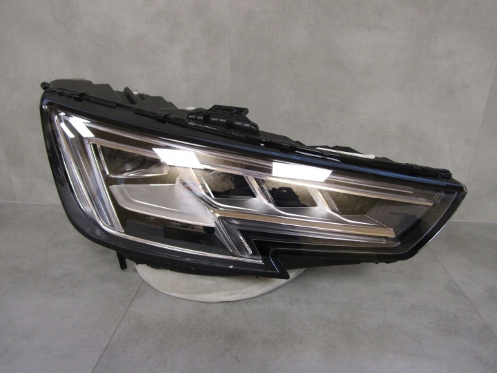 světlomet přední Audi A4 B9 FULL LED Matrix 15-19 pravá, Skladom v EÚ — foto 1