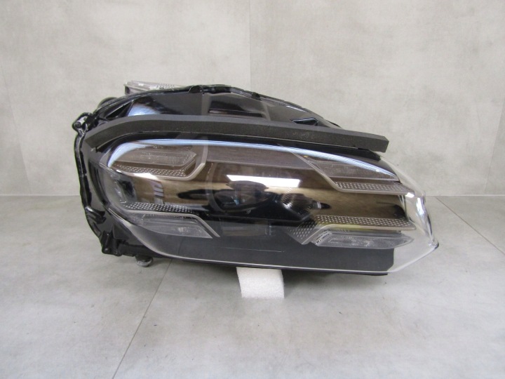 světlomet přední Porsche Taycan 9J1 FULL LED MATRIX 19- pravá 9J1941060D, Skladom v EÚ — foto 1