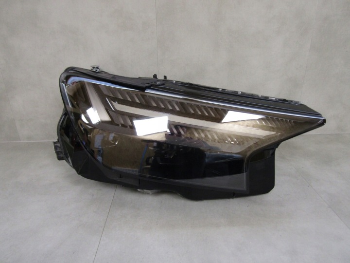 světlomet přední Audi Q4 Etron FULL LED Matrix pravá 21-24 89a941036d, Skladom v EÚ — foto 1