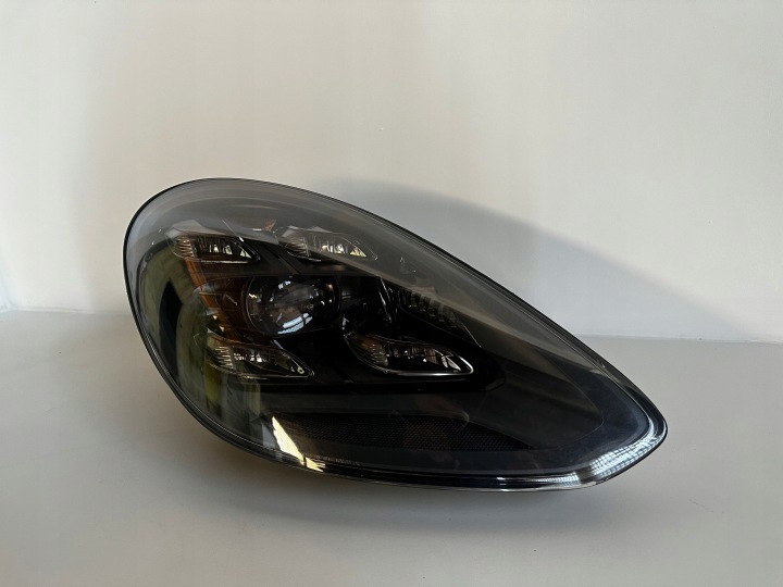 Porsche Panamera 971 Matrix FULL LED světlomet nová originál kompletní, Skladom v EÚ — foto 1