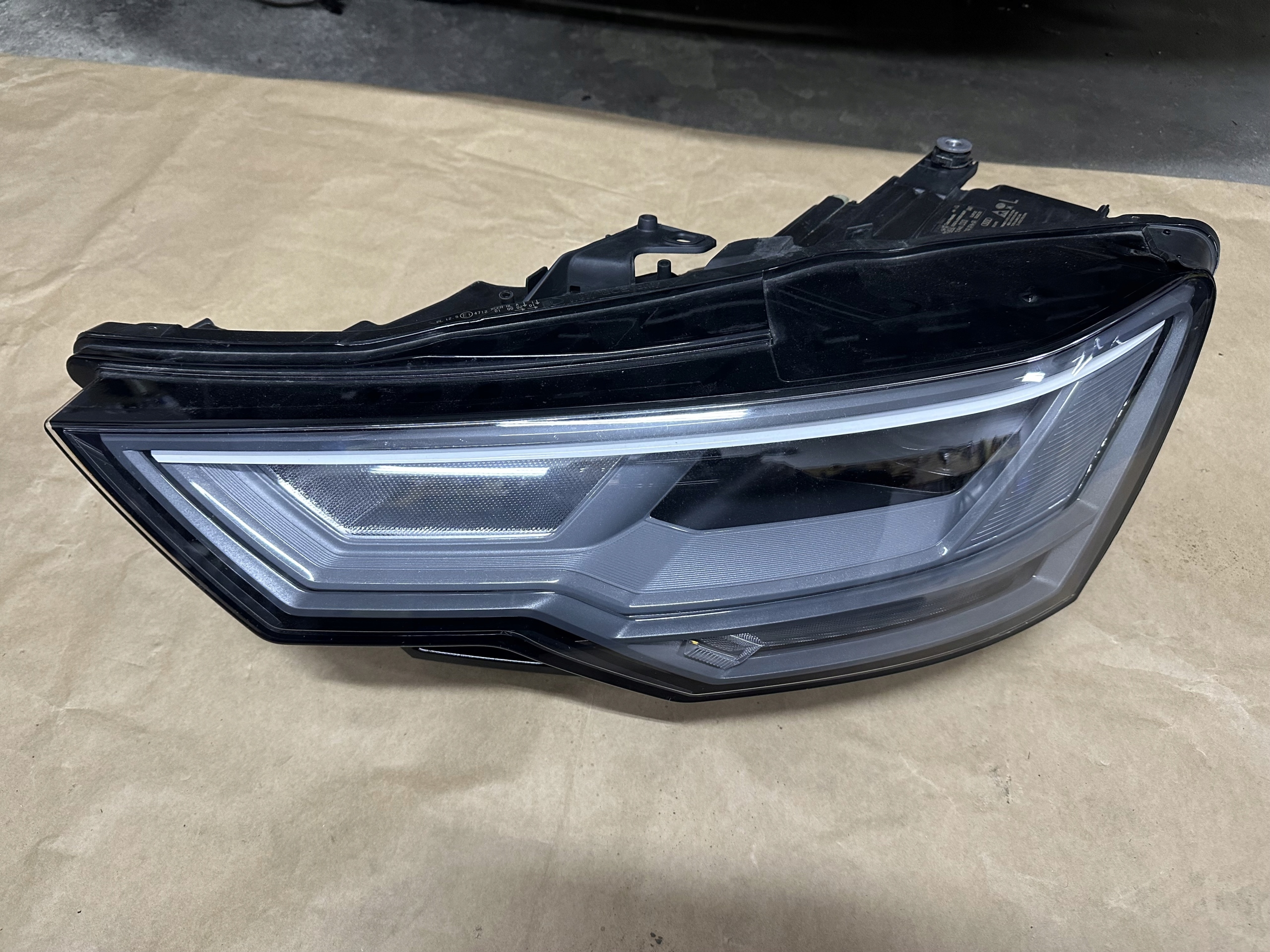 Full Led přední levý Audi A6 C8 světlomet 4K0941033 světlomet, Skladom v EÚ — foto 1