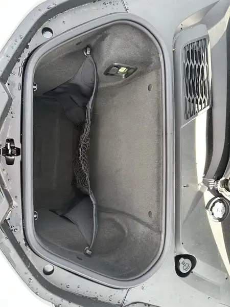 2027 Chevrolet Corvette 3LT, biela, 4 km, dovoz Kanada — foto 8 z 12