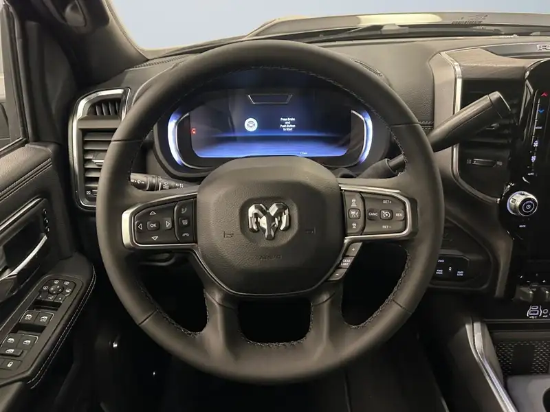 2027 RAM 2500 Laramie, sivá, 0 km, dovoz Kanada — foto 11 z 12