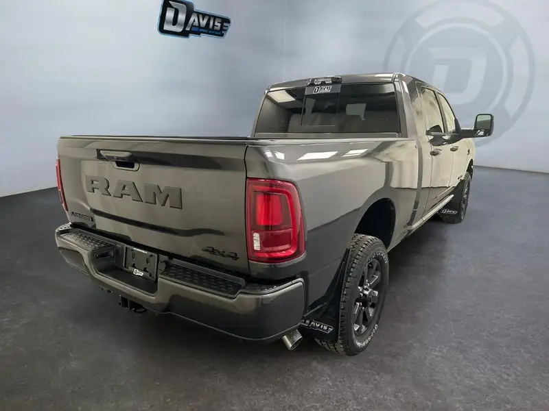 2027 RAM 2500 Laramie, sivá, 0 km, dovoz Kanada — foto 5 z 12