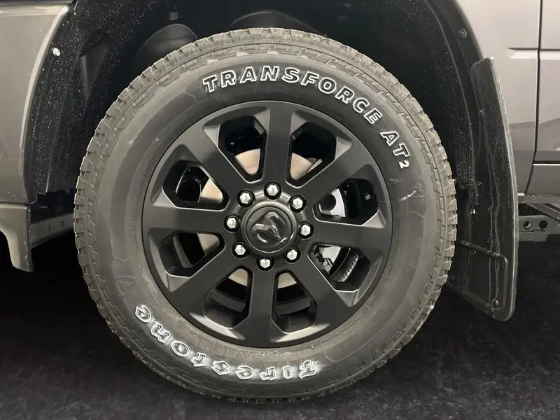 2027 RAM 2500 Laramie, sivá, 0 km, dovoz Kanada — foto 9 z 12