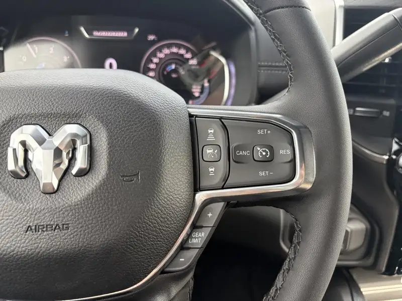 2027 RAM 2500 Tradesman, biela, 0 km, dovoz Kanada — foto 10 z 12