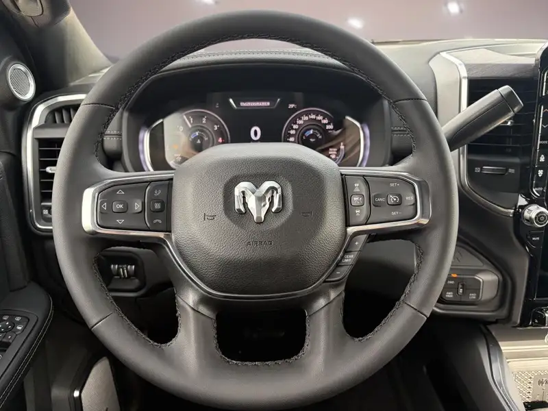2027 RAM 2500 Big Horn, sivá, 0 km, dovoz Kanada — foto 8 z 12