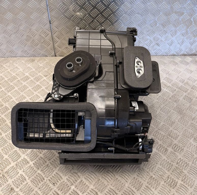 Renault 5 E-Tech Interior heater climate box komplet 272105254R, Skladom v EÚ — foto 1