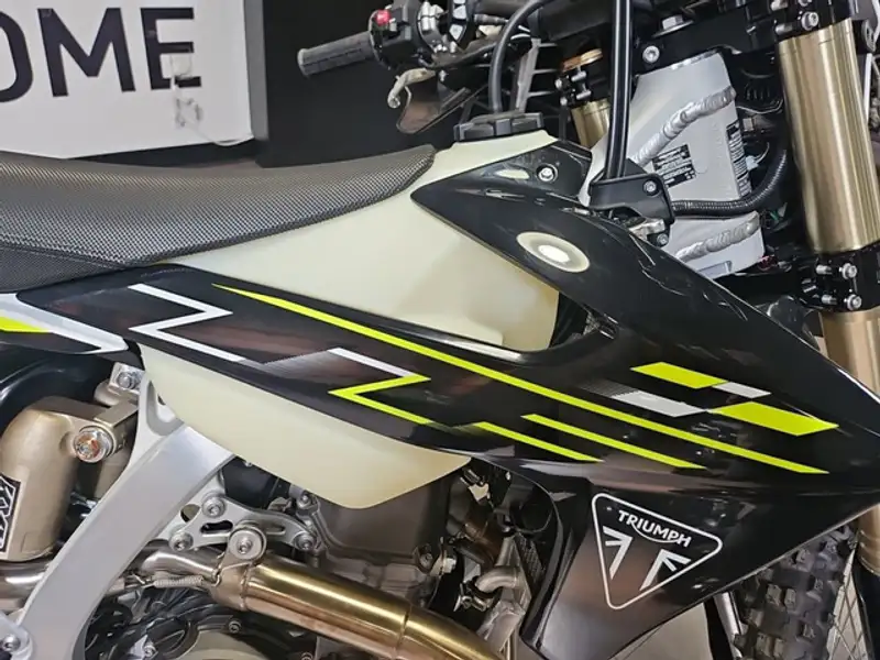 2026 Triumph TF 450-E, žltá, 12 km, dovoz Kanada — foto 4 z 12