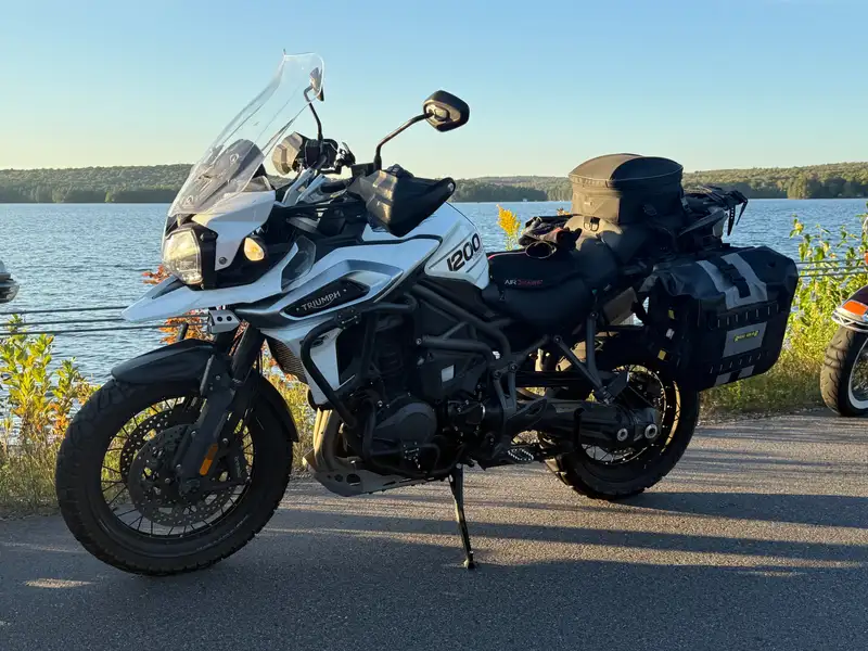 2019 Triumph Tiger 1200, biela, 43 000 km, dovoz Kanada — foto 1 | AMECAR 2019 Triumph Tiger 1200, biela, 43 000 km, dovoz Kanada — foto 1