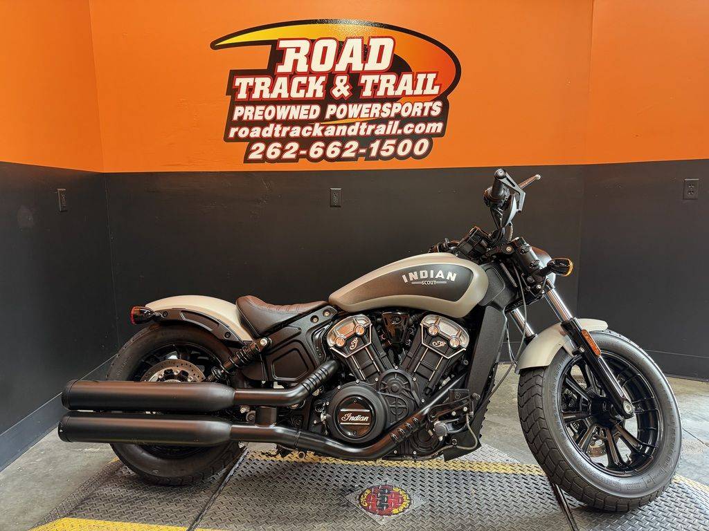 2023 Indian, strieborná, dovoz USA — foto 1
