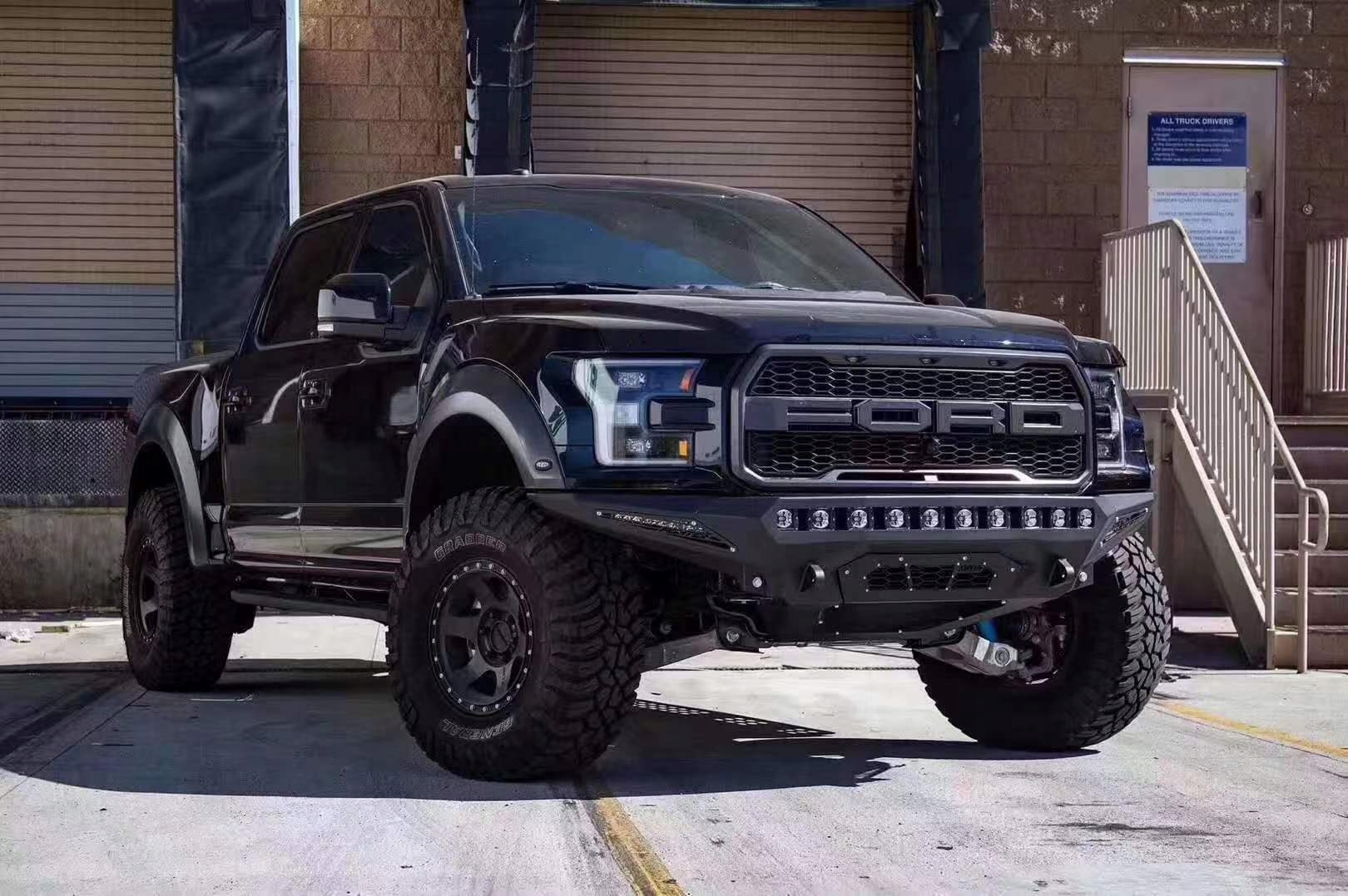 Nárazník přední z oswietleniem Ford F150 Raptor, Skladom v EÚ — foto 1 | AMECAR Nárazník přední z oswietleniem Ford F150 Raptor, Skladom v EÚ — foto 1