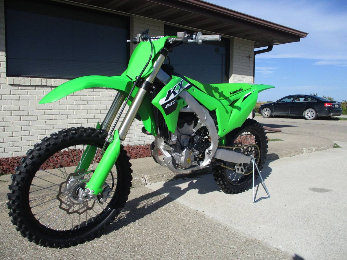 2024 Kawasaki, dovoz USA — foto 5 z 7