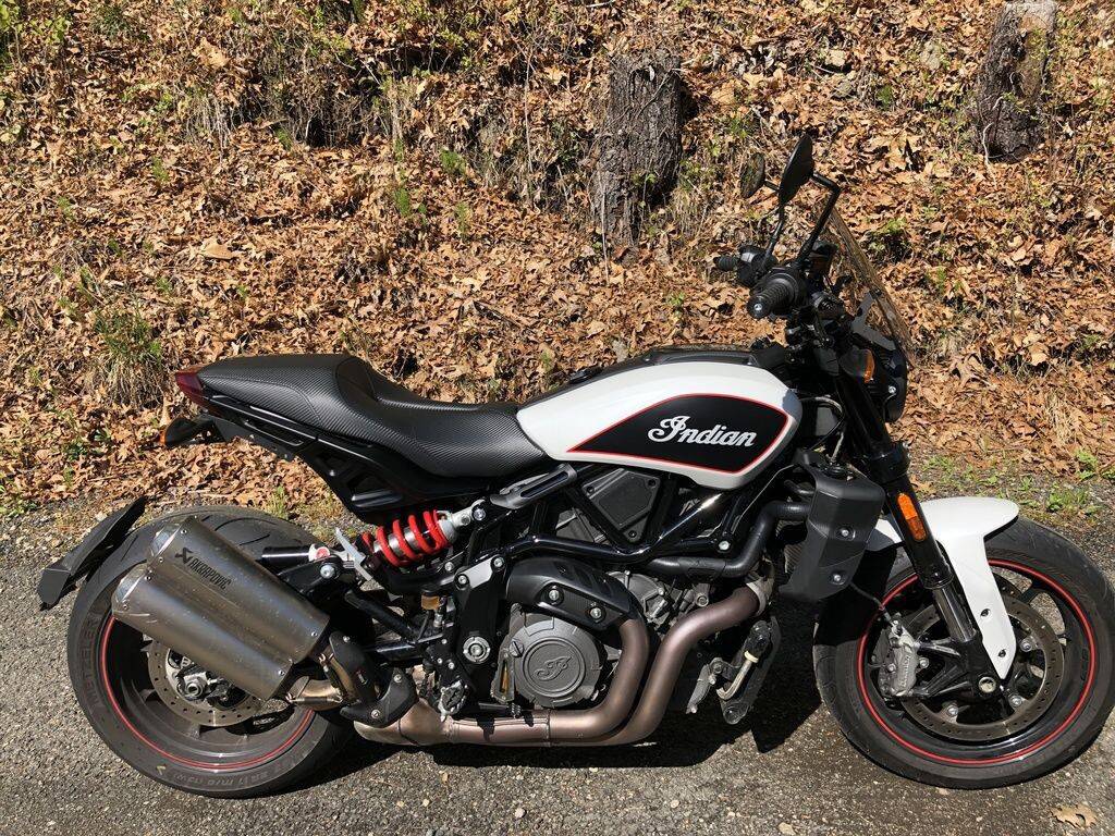 2022 Indian, biela, dovoz USA — foto 1 | AMECAR 2022 Indian, biela, dovoz USA — foto 1