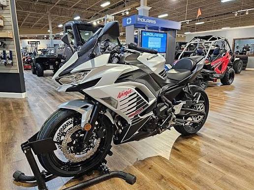 2026 Kawasaki, dovoz USA — foto 1