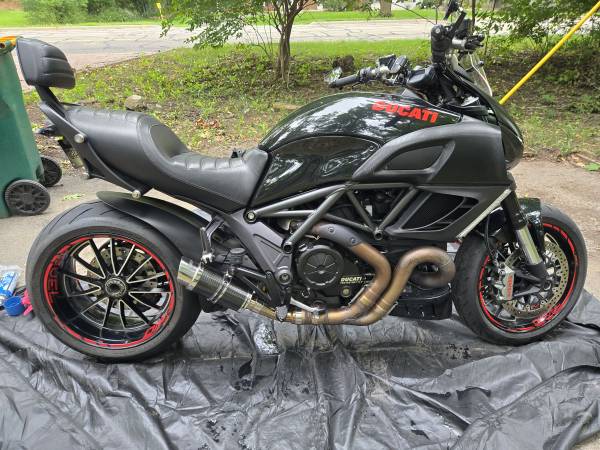 2014 Ducati, dovoz USA — foto 1