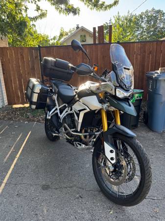 2022 Triumph, dovoz USA — foto 12 z 12