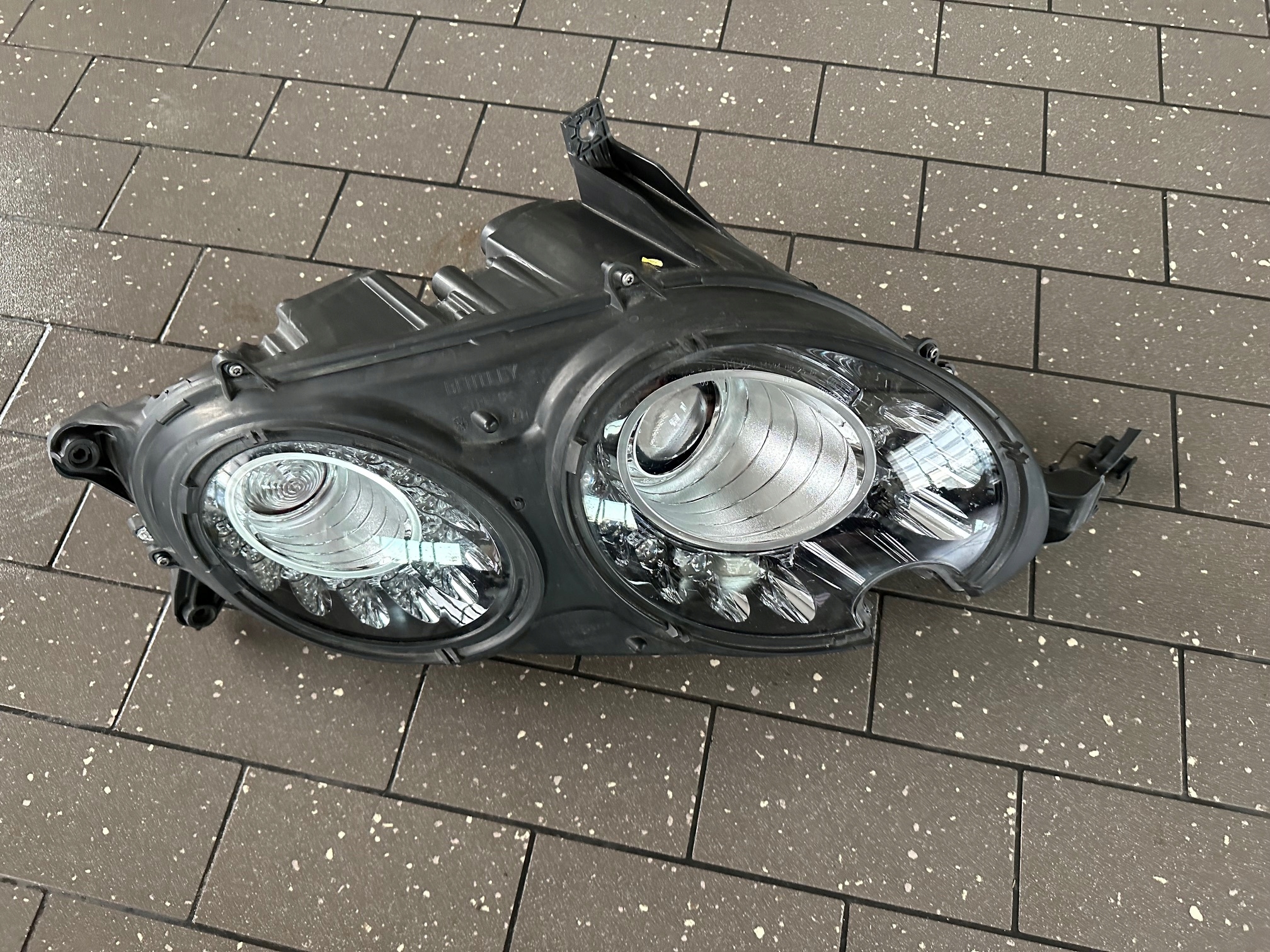 přední světlomet pravá Bentley Continental Ii facelift Dark Ciemna Speed, Skladom v EÚ — foto 1