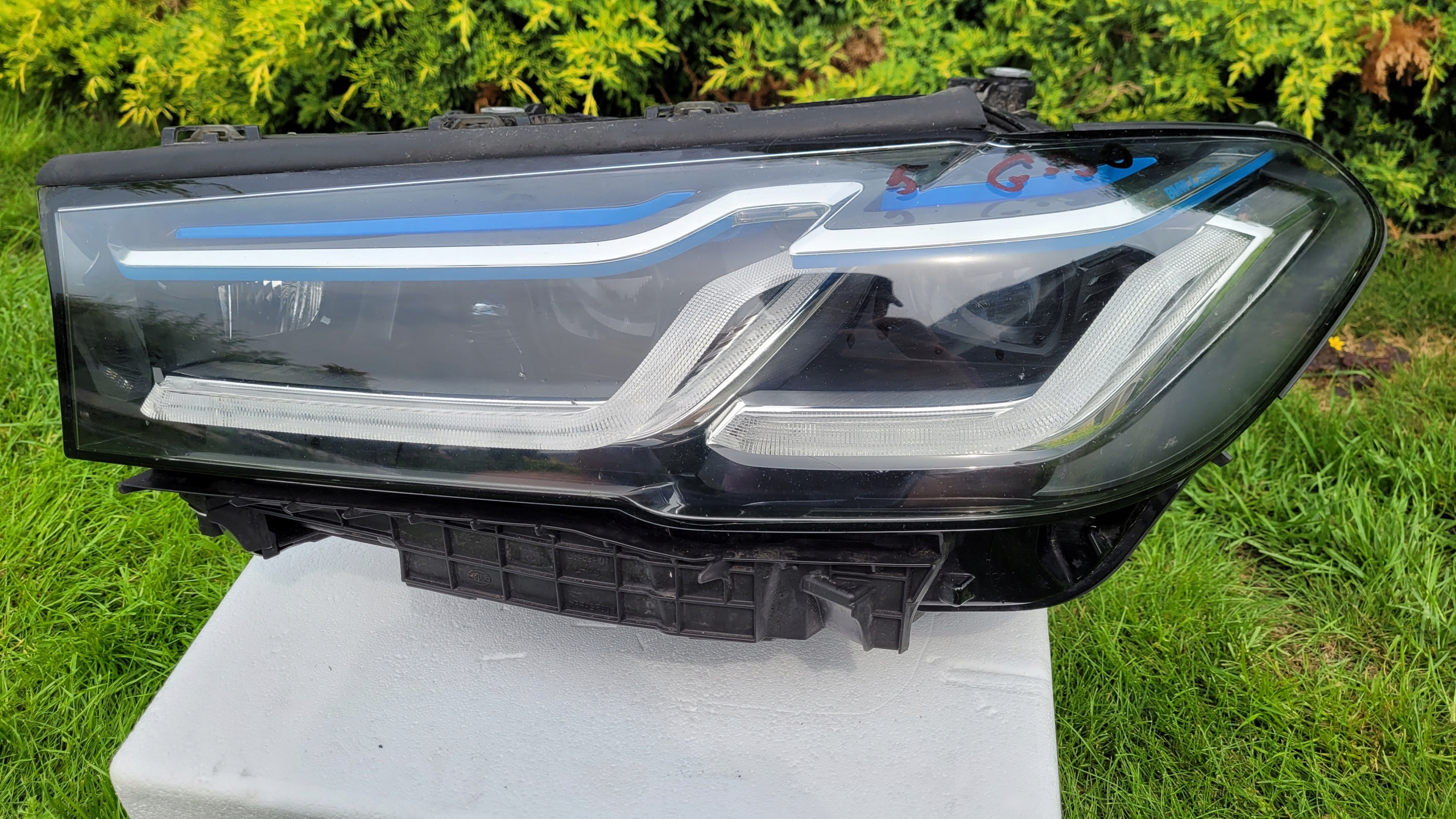 světlomet levá přední BMW 5 G30 G31 facelift Laser světlomet levý BMW 5 G30, Skladom v EÚ — foto 1