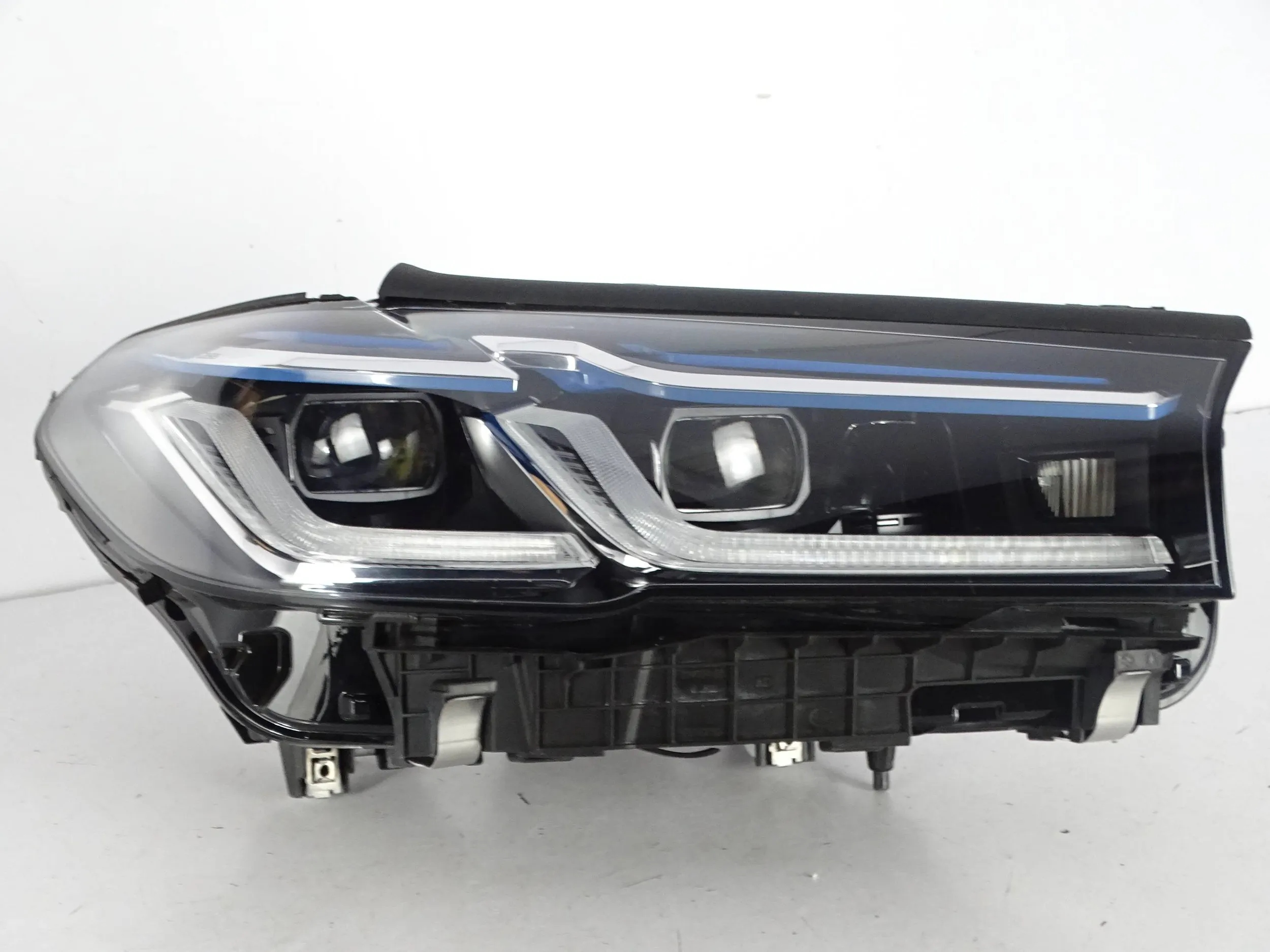 světlomet přední pravá BMW 5 G30 G31 Lci Laser, Skladom v EÚ — foto 1