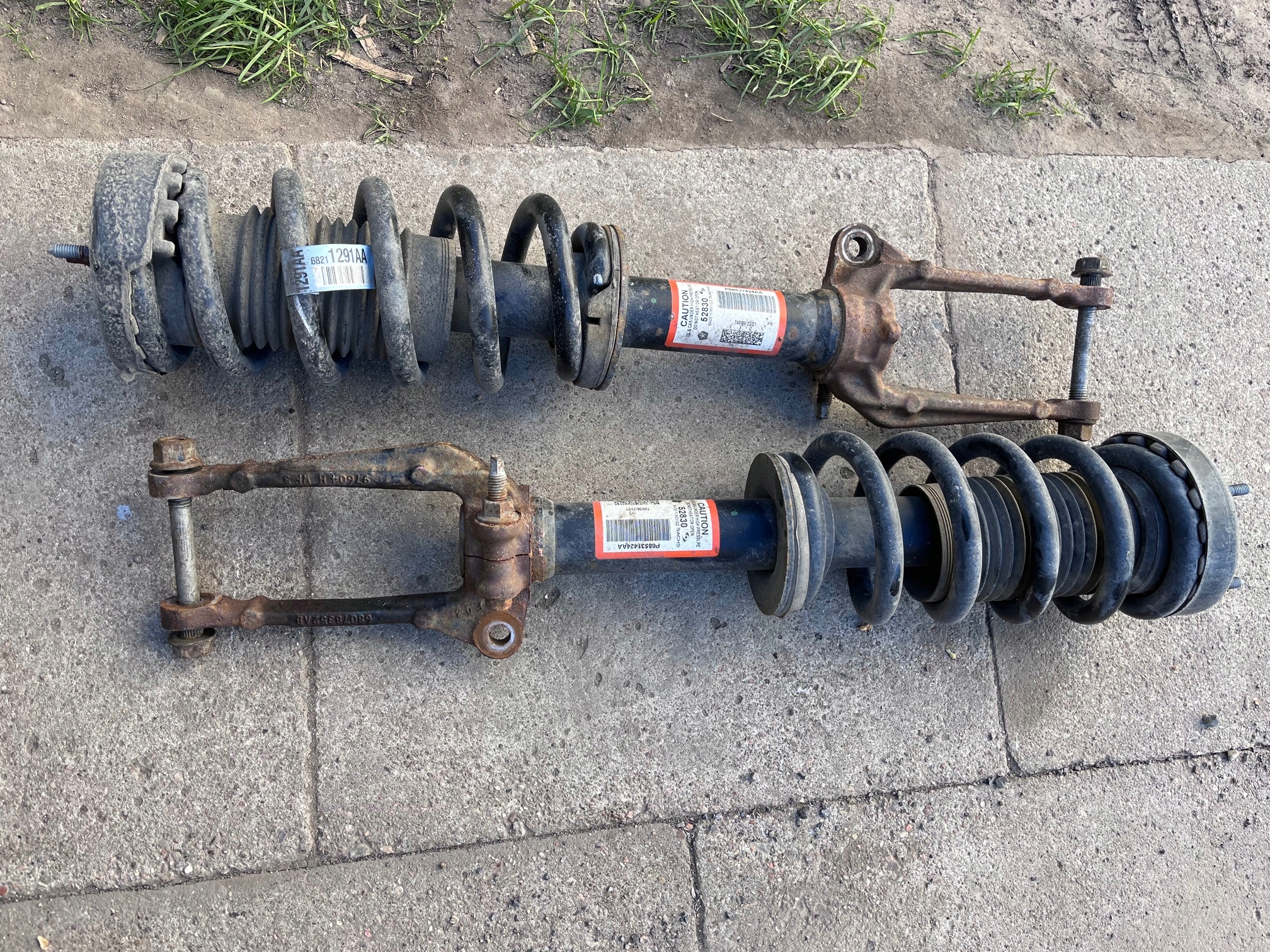 tlumič Charger Challenger Dodge AWD přední, Skladom v EÚ — foto 1 | AMECAR tlumič Charger Challenger Dodge AWD přední, Skladom v EÚ — foto 1
