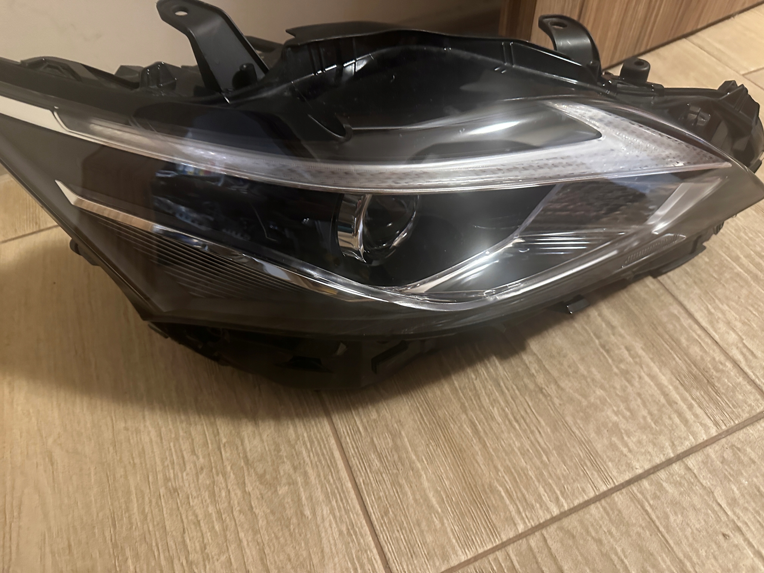 Lexus CT světlomet Full led komplet levý i pravý facelift 18-21, Skladom v EÚ — foto 1
