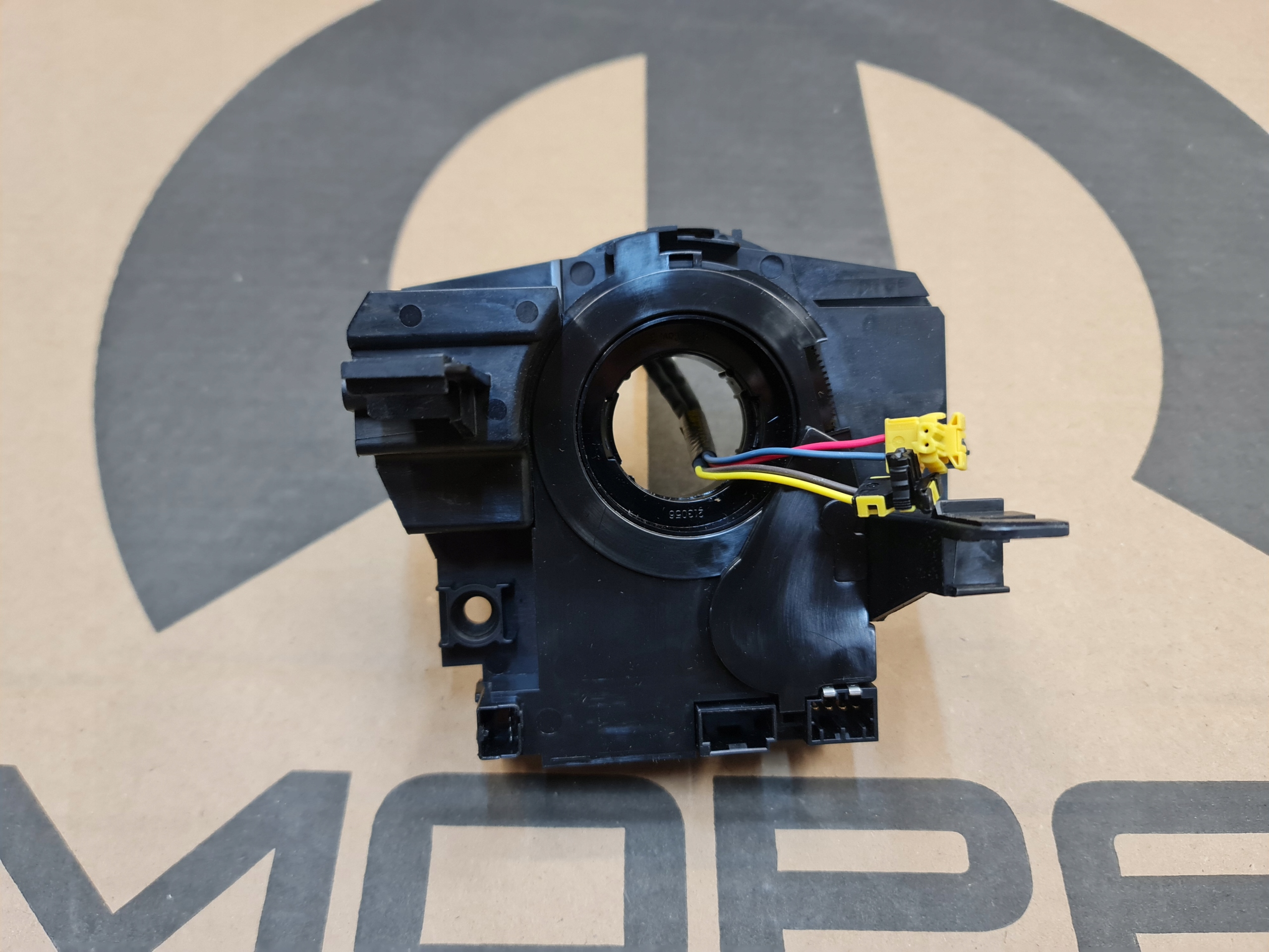 Tasma zwijak SRS airbag Jeep Wrangler JK 07-18 OE, EU — foto 1 | AMECAR Tasma zwijak SRS airbag Jeep Wrangler JK 07-18 OE, EU — foto 1