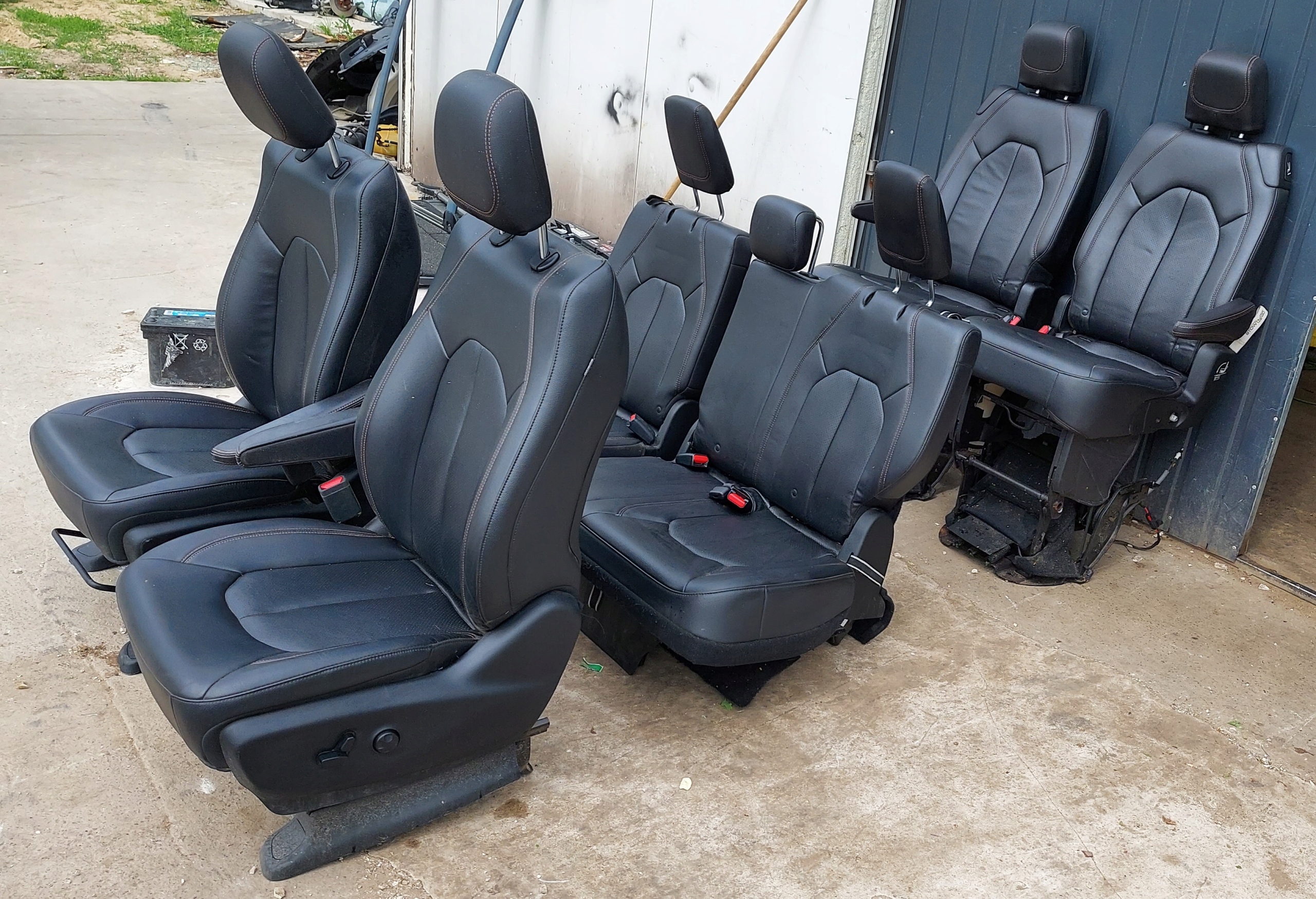 Pacifica 16-23r komplet Foteli kůže, EU — foto 1 | AMECAR Pacifica 16-23r komplet Foteli kůže, EU — foto 1