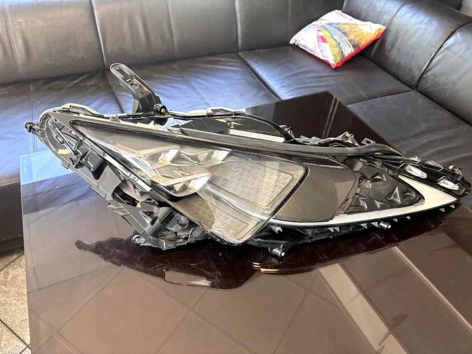OE Lexus Lc500 světlomet přední pravý 8114-511051, Skladom v EÚ — foto 1
