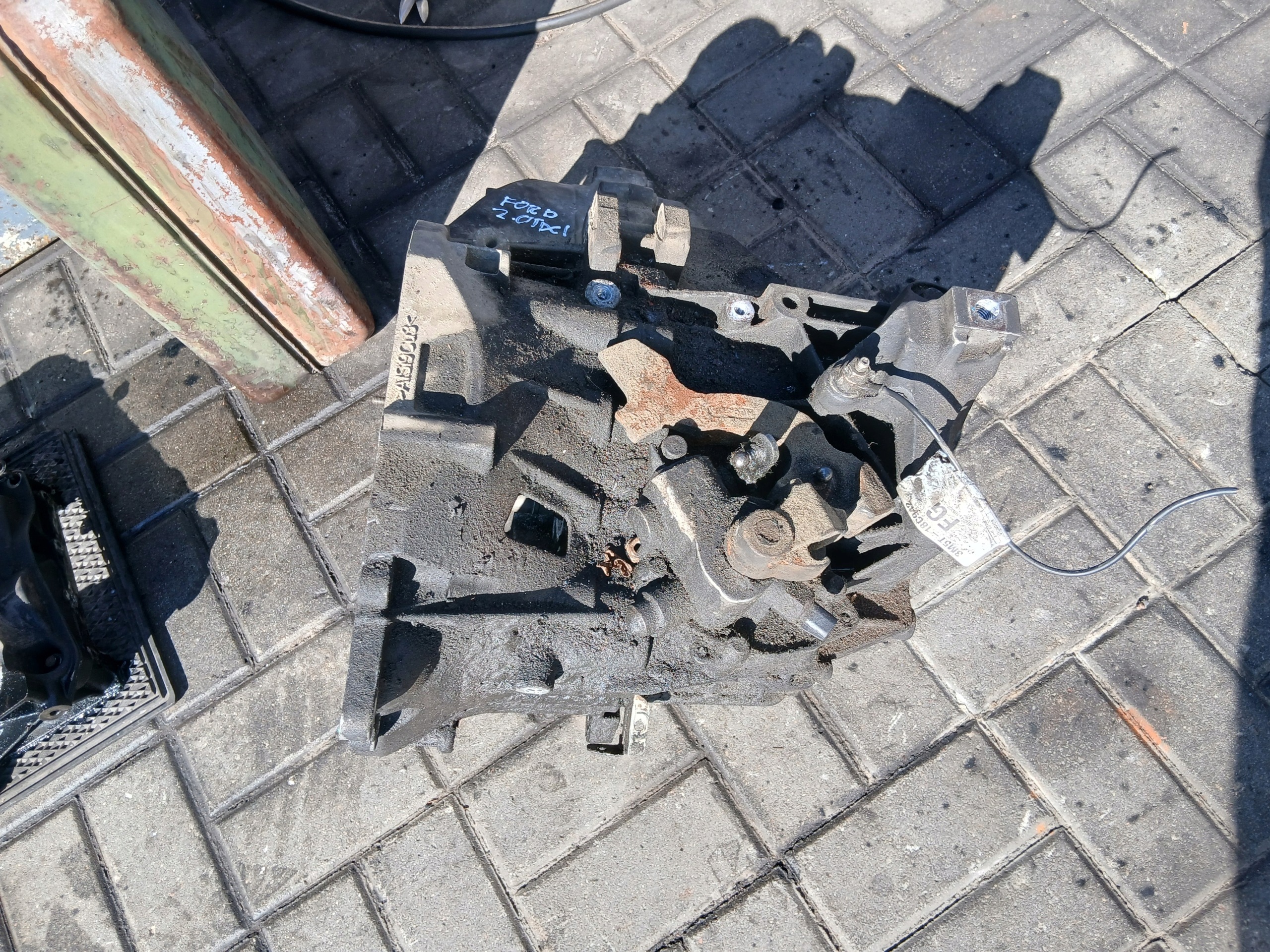 převodovka Ford Transit 2.0tddi 00-06, Skladom v EÚ — foto 1