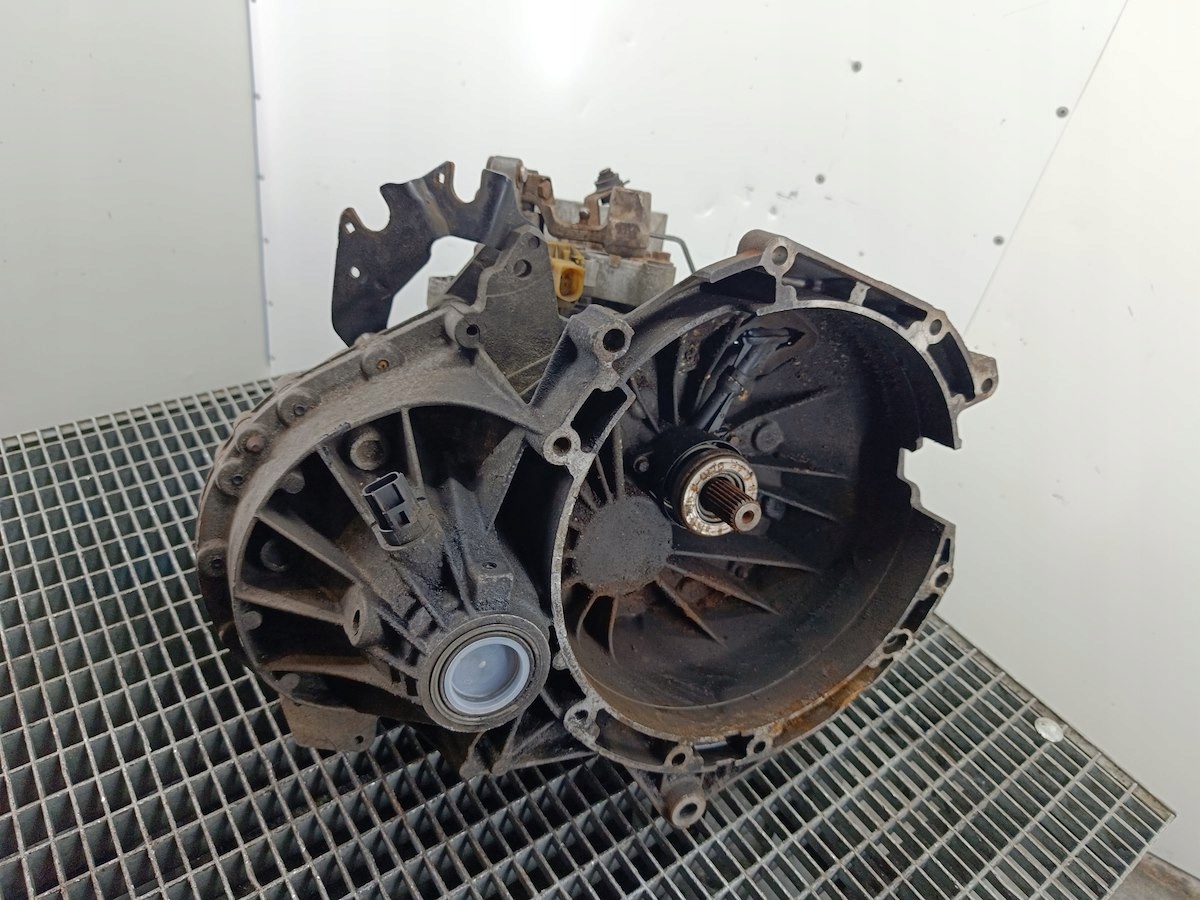 převodovka Manualna 5 Ford Transit V 3c1r-7002-eb 2.0 Tdci, Skladom v EÚ — foto 1
