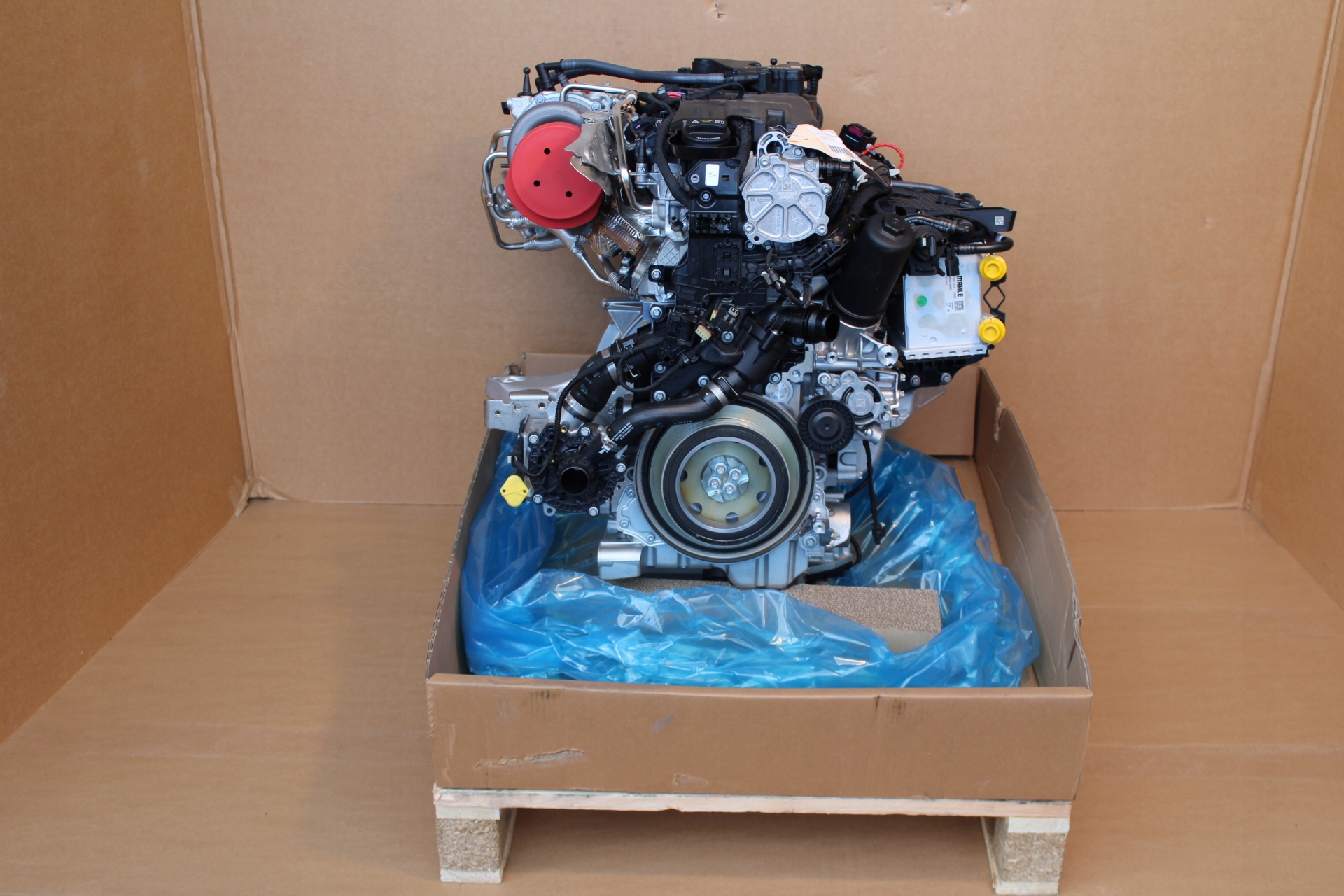 kompletní motor 254920 Mercedes GLC 254, Skladom v EÚ — foto 1