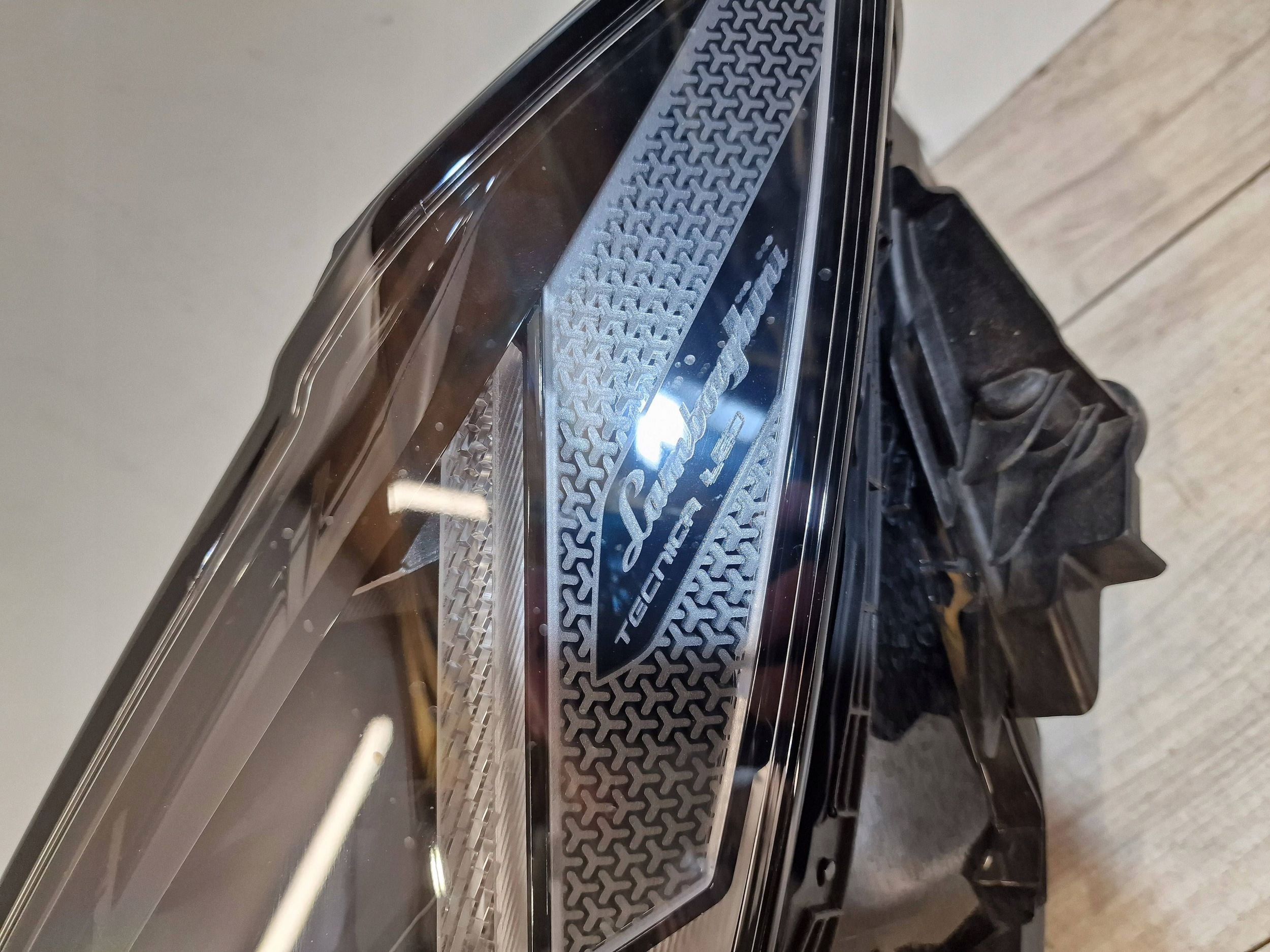 Lamborghini Urus 4ml světlomet levá přední, Skladom v EÚ — foto 3 z 12
