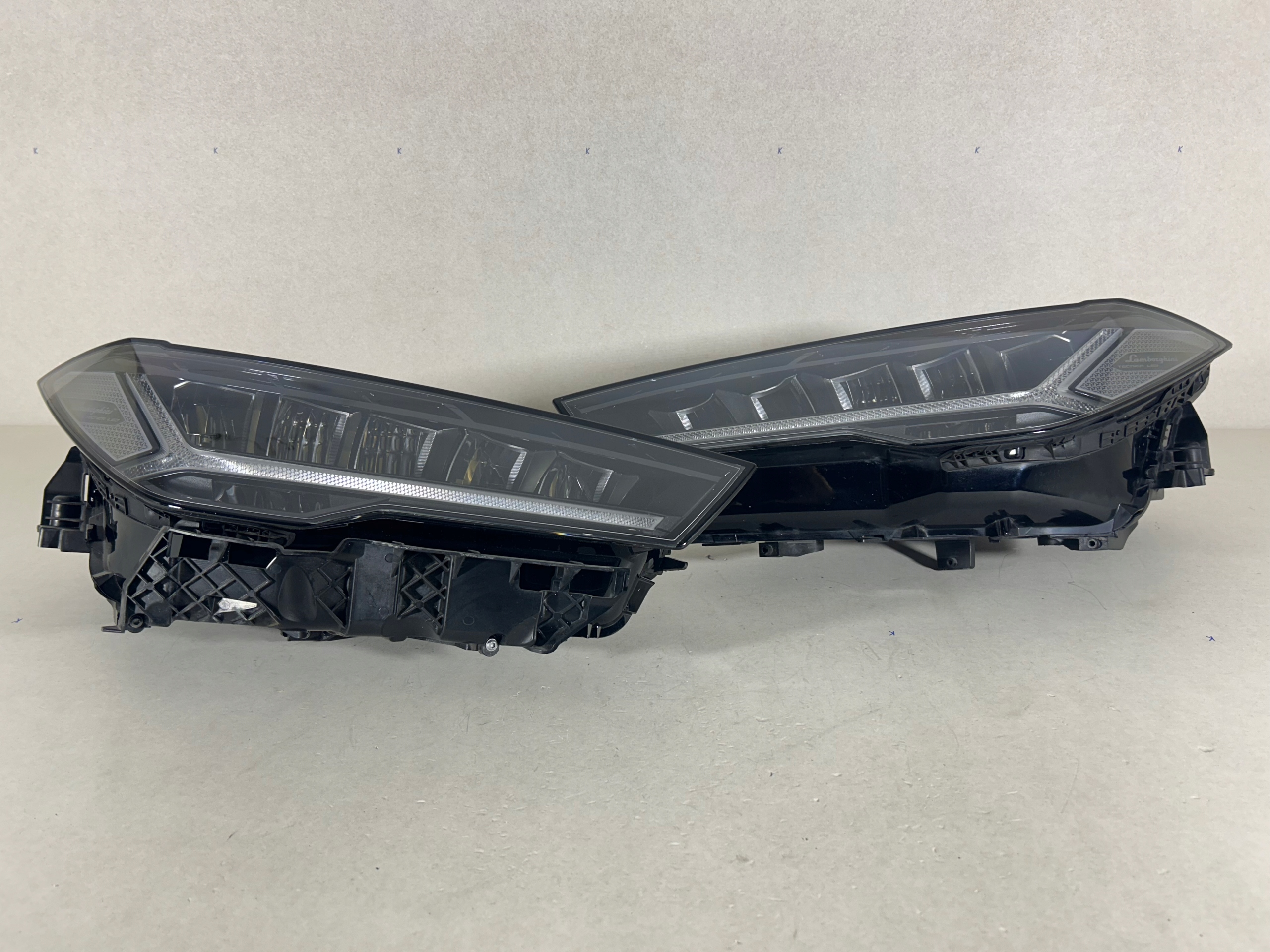 Lamborghini Urus světlomet komplet levý i pravý přední FULL LED světlomet OE komplet, Skladom v EÚ — foto 1