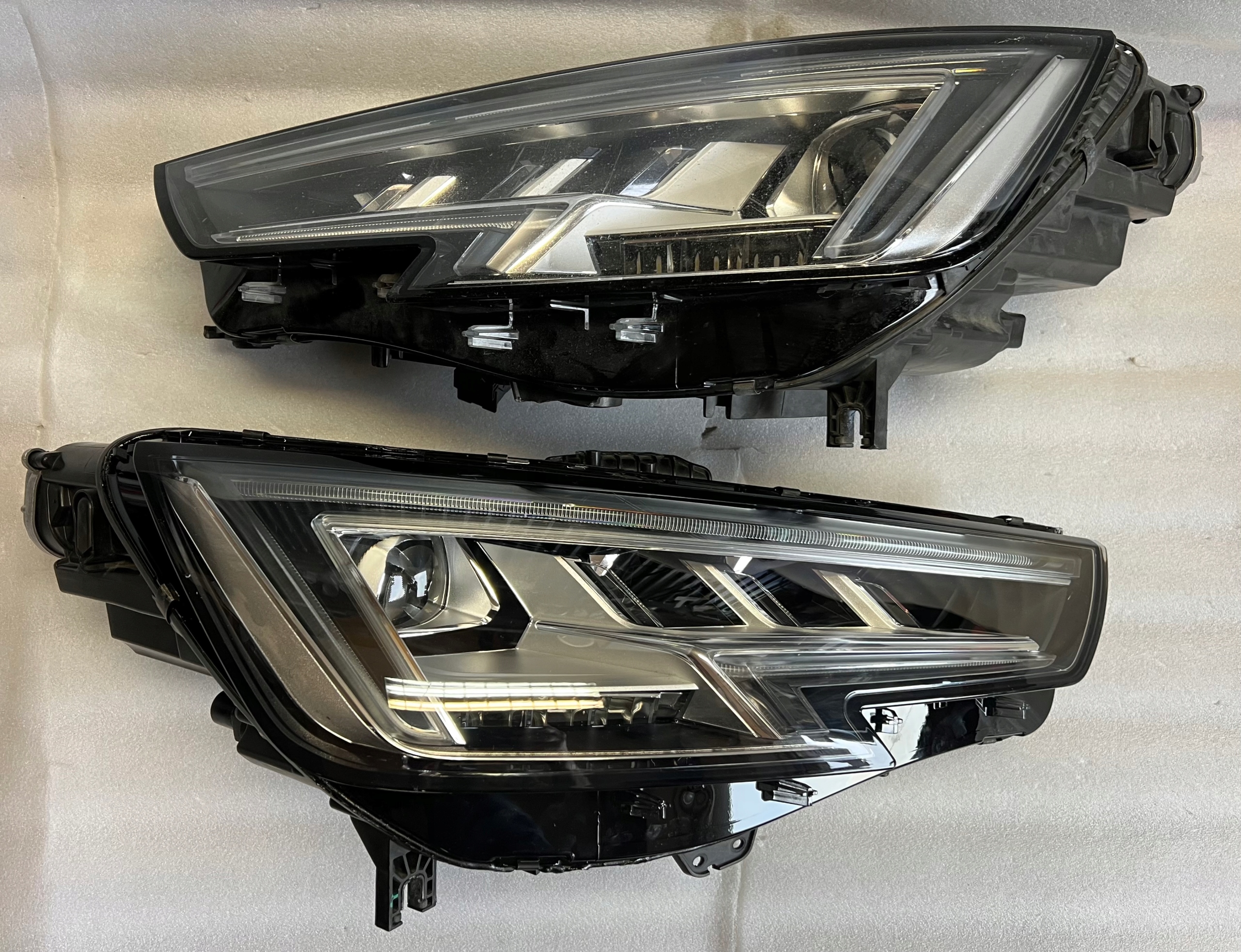 Audi A4 B9 FULL LED Matrix 8w0941035 8w0941036 Idealne, Skladom v EÚ — foto 1