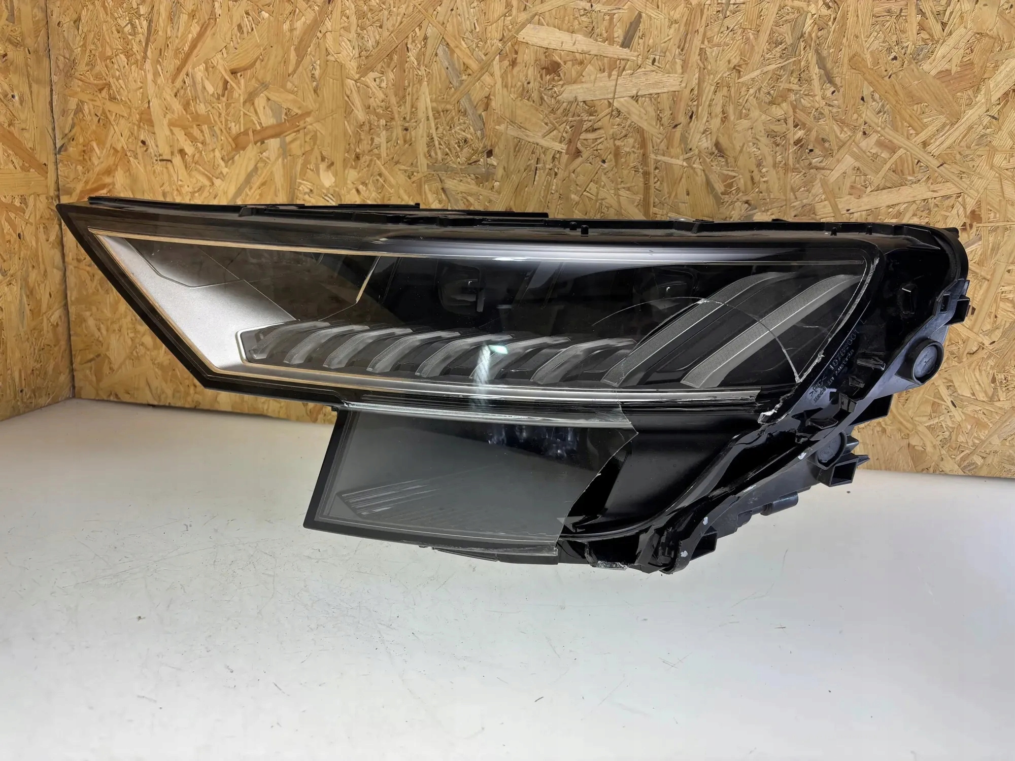 přední světlomet Audi OE Full LED Matrix komplet levý i pravý, Skladom v EÚ — foto 1