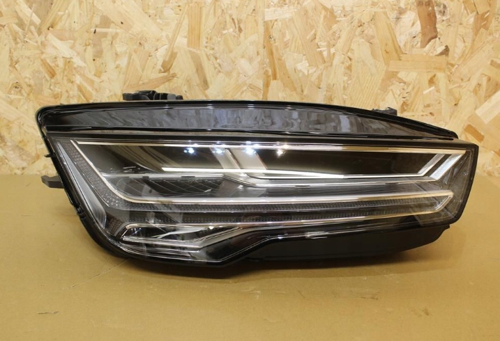 světlomet přední komplet Matrix Audi A7 4g8 facelift Angielska Uk, Skladom v EÚ — foto 1