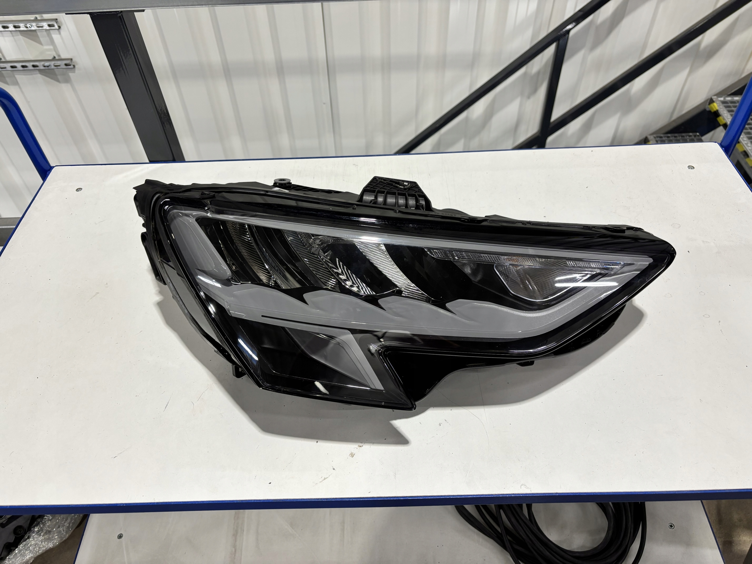 světlomet Audi A3 FULL LED 8y0 Europa pravá 8y0941012 originál, Skladom v EÚ — foto 1
