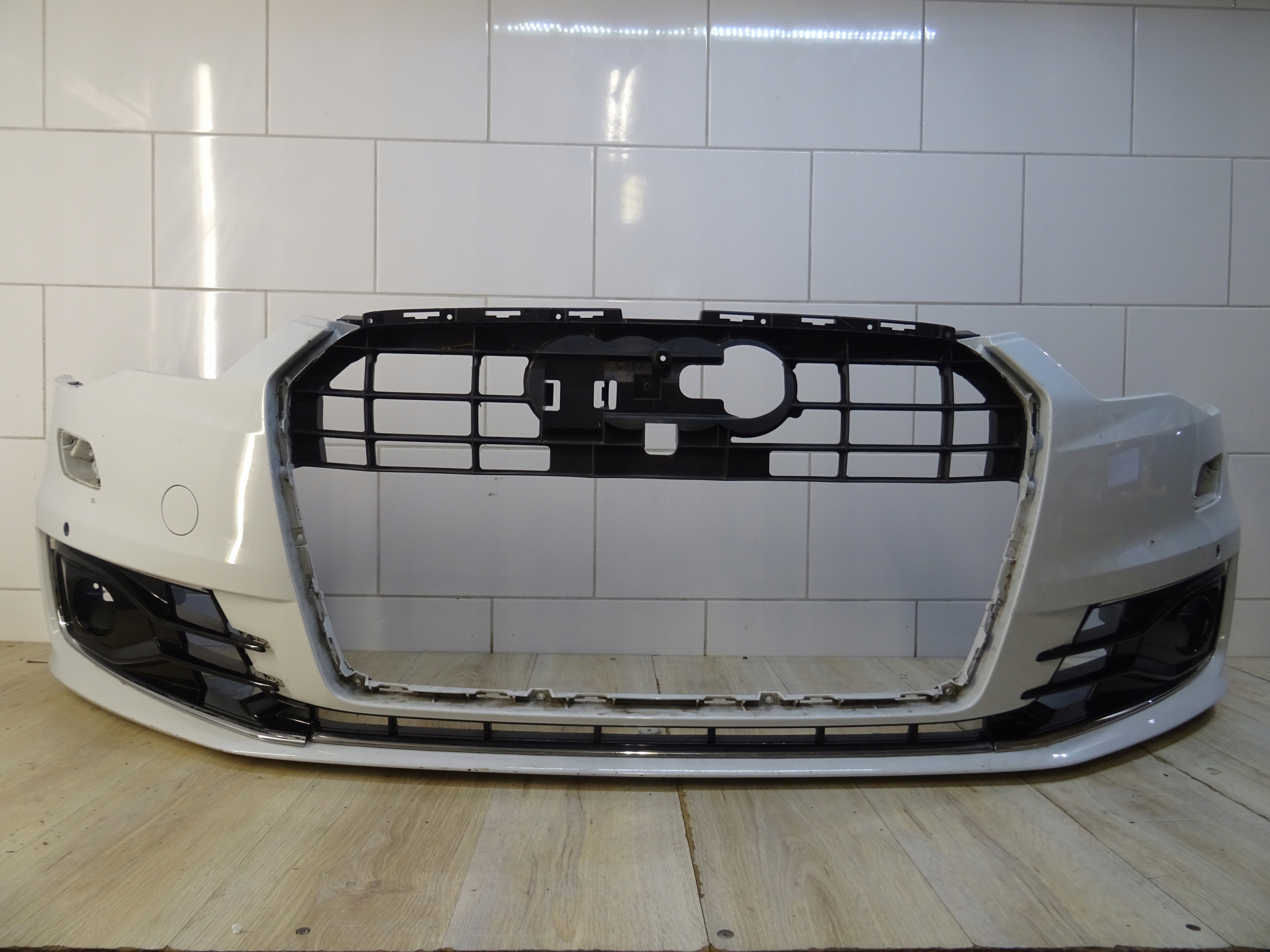 AUDI A6 C7 facelift nárazník přední 4G0807437S 4G0 LLU, Skladom v EÚ — foto 1