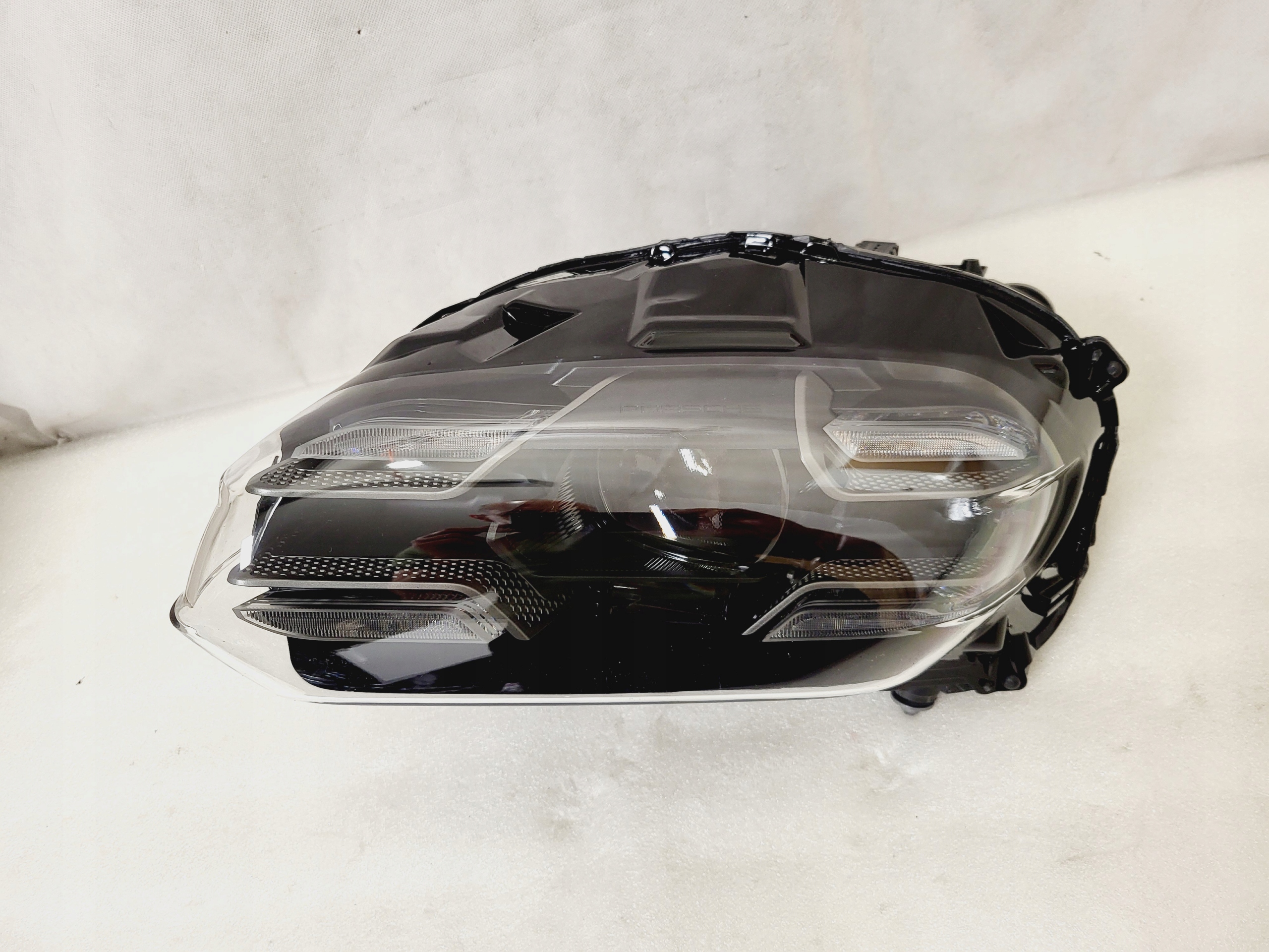 přední světlomet levá Porsche Taycan Matrix LED, Skladom v EÚ — foto 1