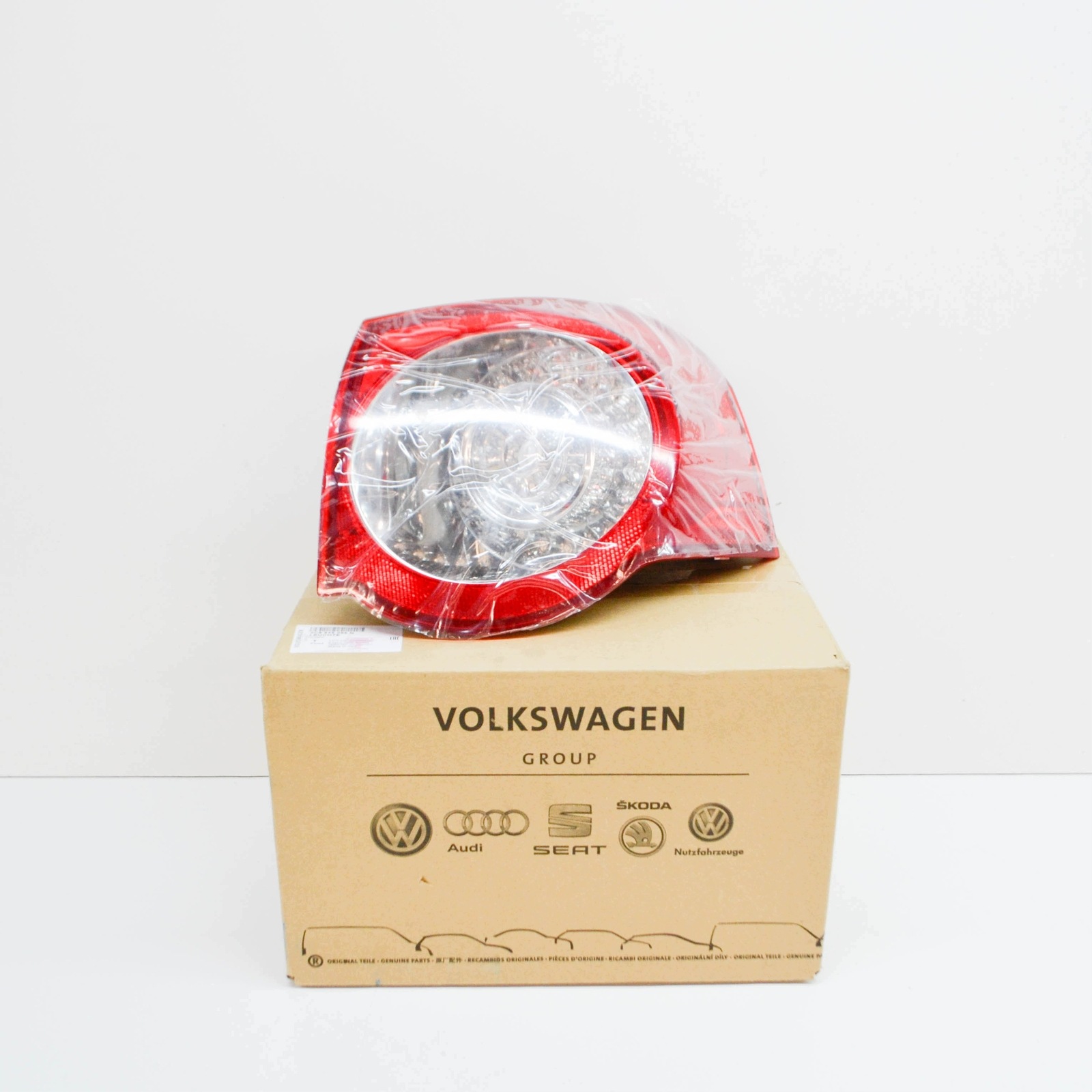 VW PASSAT B6 3C2 světlomet zadní pravá vnější 3C9945096N, Skladom v EÚ — foto 1