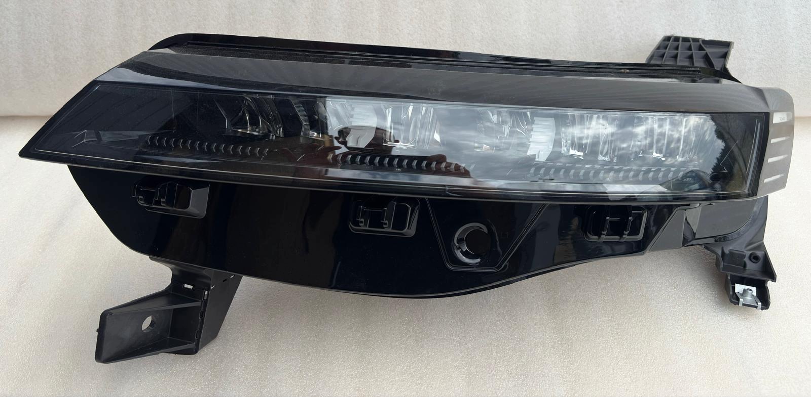 levá přední světlomet LED kompletní Renault Megane 5 V E-Tech 260601764R OE, Skladom v EÚ — foto 1