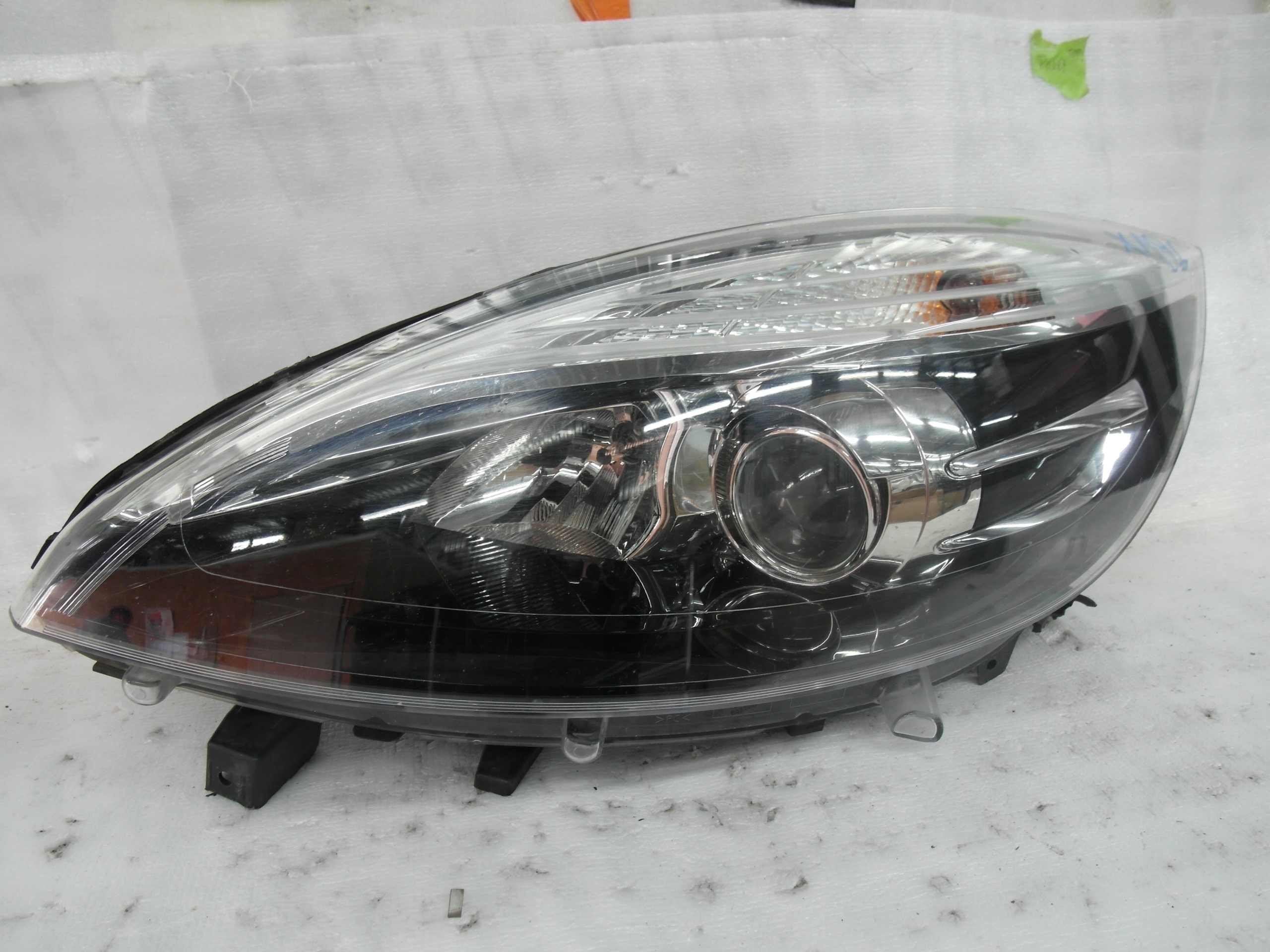 Renault Scenic Iii facelift 13- originál přední světlomet levá, Skladom v EÚ — foto 1