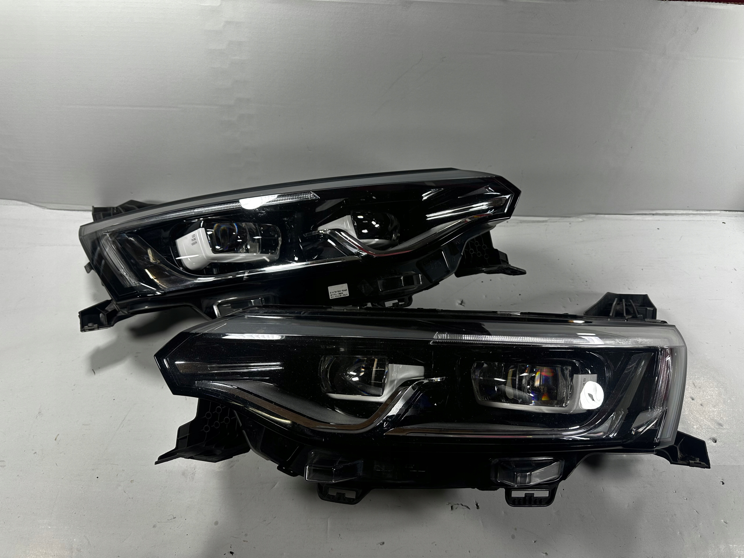 Talisman světlomet komplet levý i pravý přední Pure Vision LED 260602488r 260100184r, Skladom v EÚ — foto 1