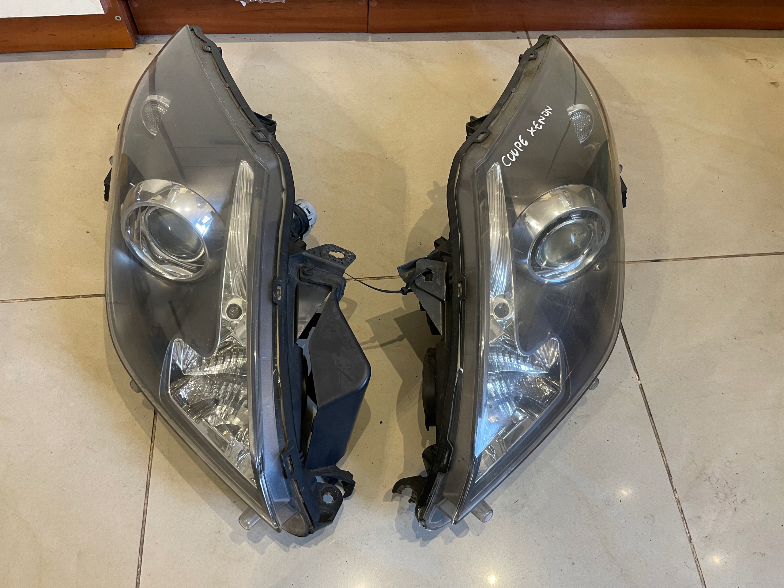 světlomet světlomety Laguna Iii Coupe Bixenon, Skladom v EÚ — foto 1